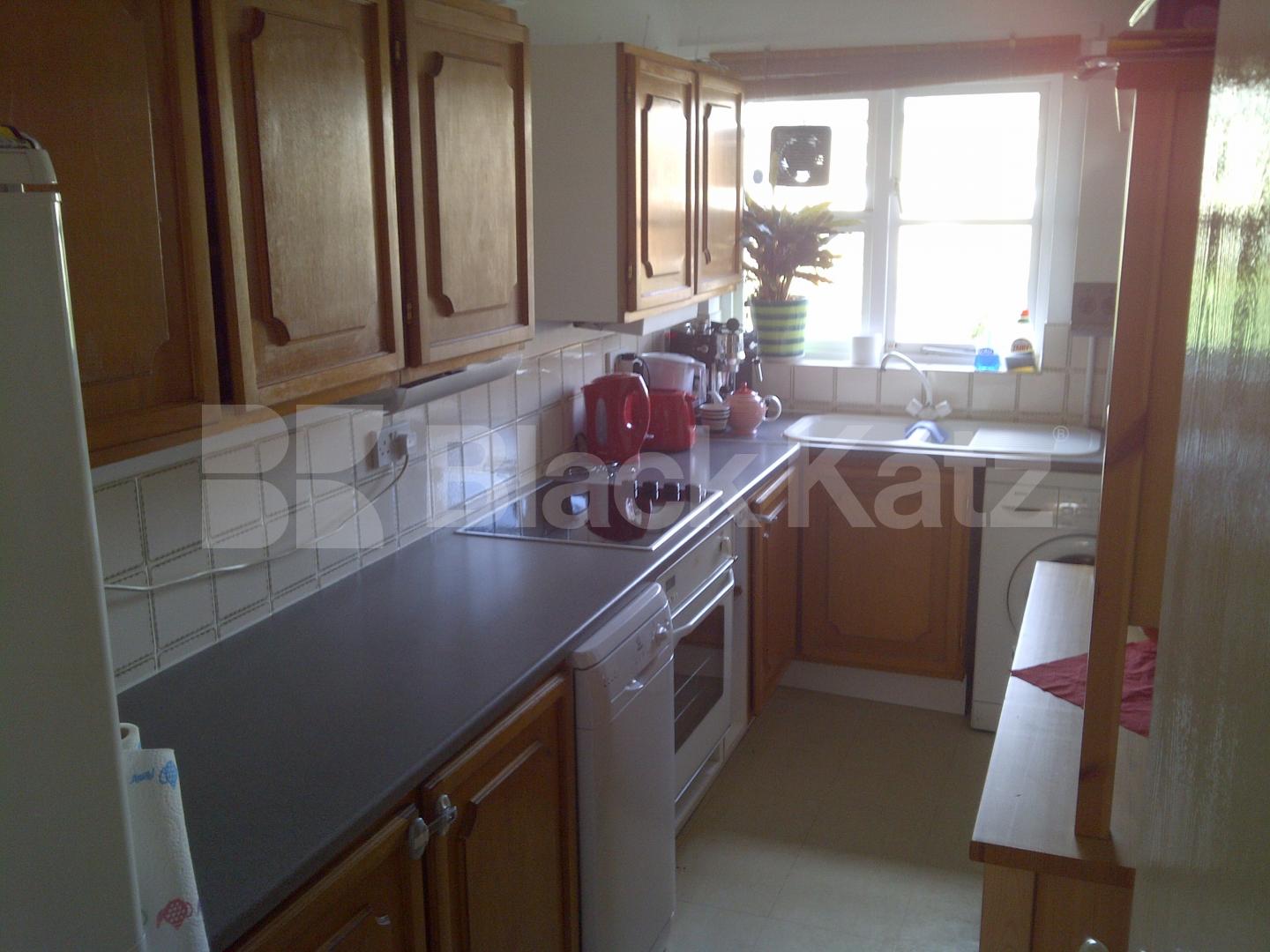 			NEW INSTRUCTION, 2 Bedroom, 1 bath, 1 reception Maisonette			 St. Pauls Terrace, Kennington